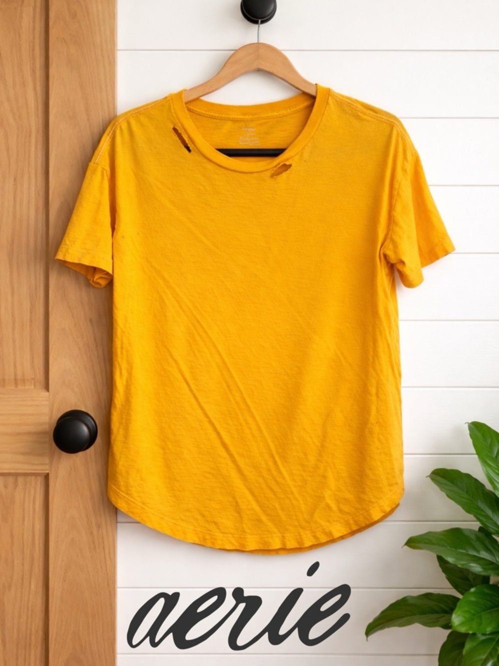 🧡🧡Aerie Mustard Yellow Distressed Tee XS | Soft Casual Trendy Basic